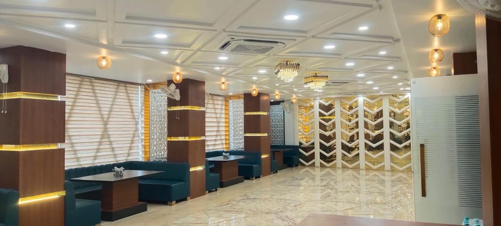 Shri Laxmi Inn Orai Exterior foto